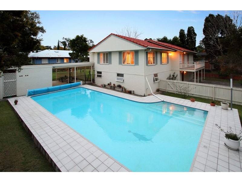 77 Ormadale Road, Yeronga QLD 4104