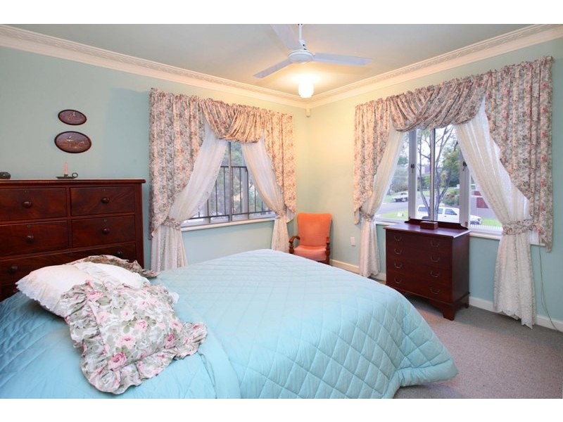77 Ormadale Road, Yeronga QLD 4104