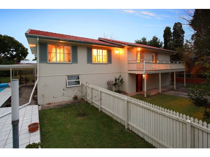 77 Ormadale Road, Yeronga QLD 4104