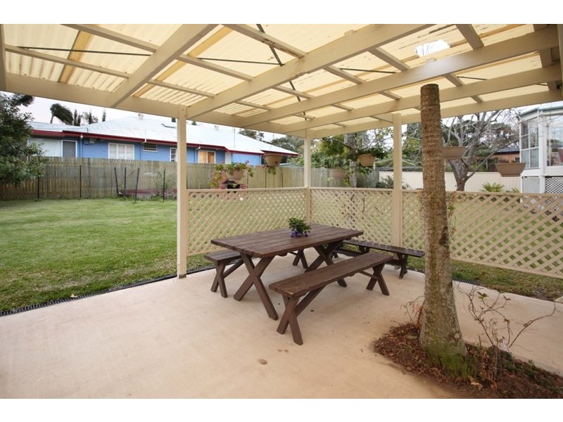 77 Ormadale Road, Yeronga QLD 4104