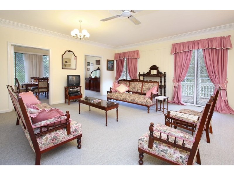 77 Ormadale Road, Yeronga QLD 4104