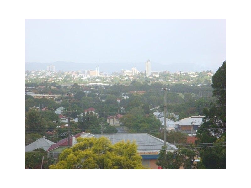 8 Brown Street, Camp Hill QLD 4152