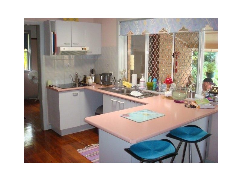 8 Brown Street, Camp Hill QLD 4152