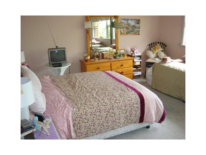 8 Brown Street, Camp Hill QLD 4152