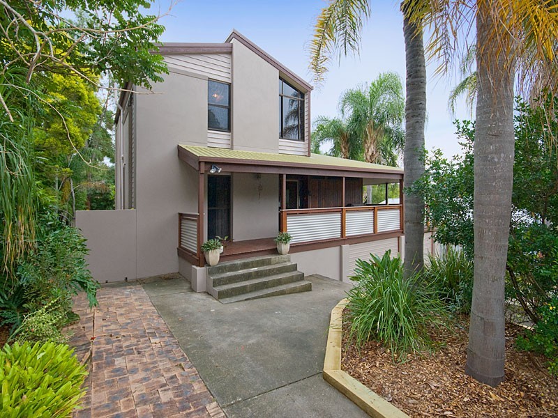 95 Nursery Road, Holland Park West QLD 4121