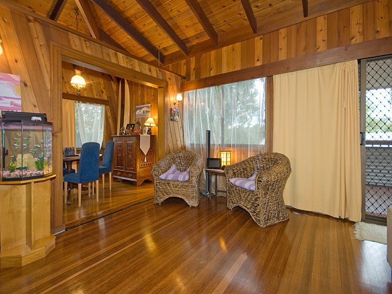 95 Nursery Road, Holland Park West QLD 4121