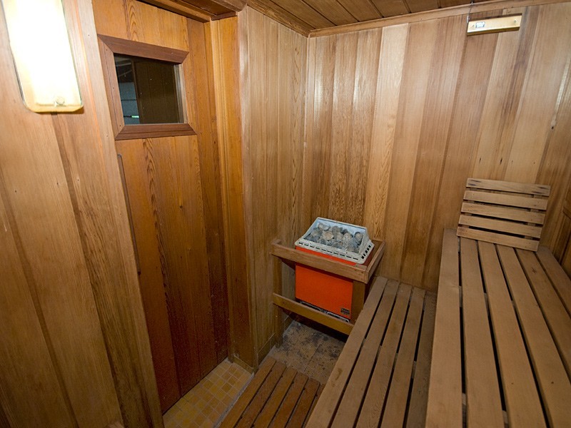 95 Nursery Road, Holland Park West QLD 4121