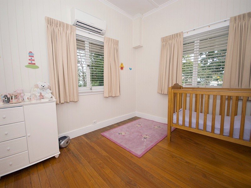 32  Douglas Street, Yeronga QLD 4104