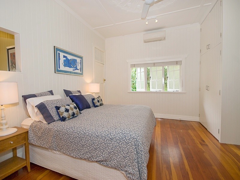 32  Douglas Street, Yeronga QLD 4104