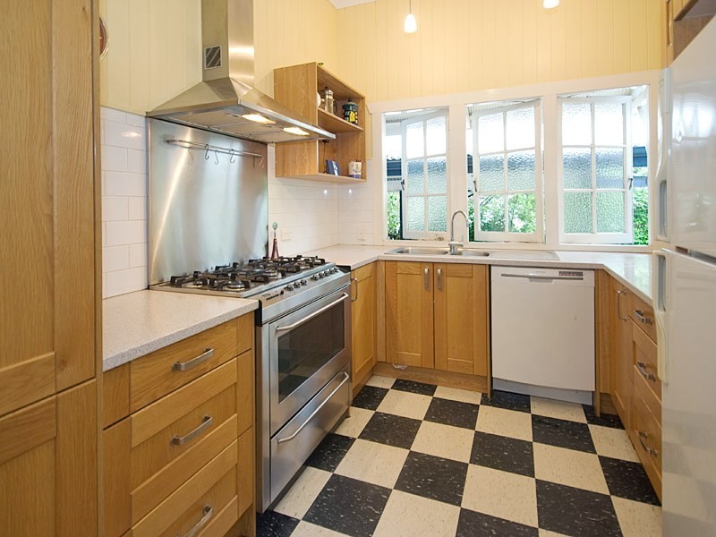 32  Douglas Street, Yeronga QLD 4104