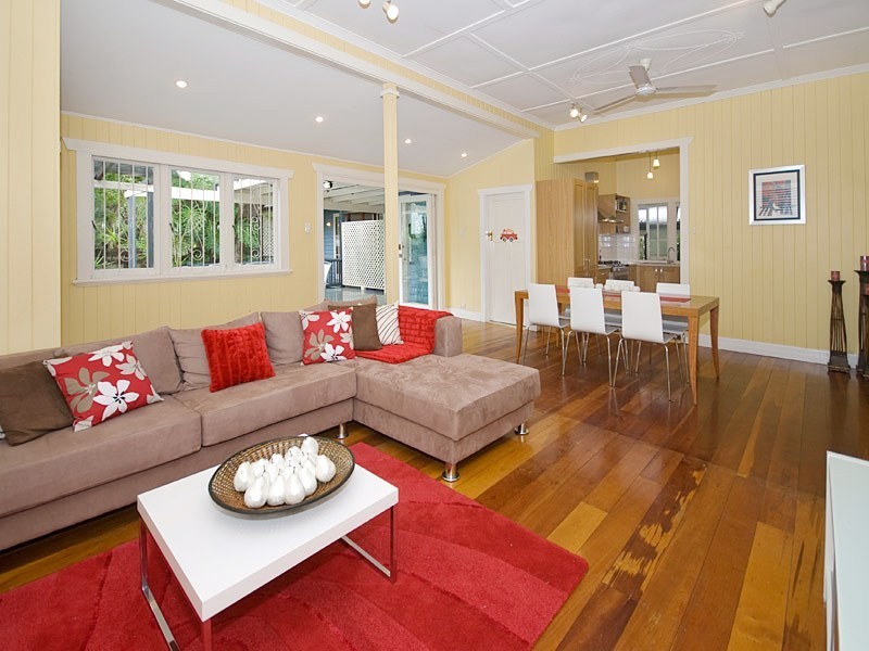 32  Douglas Street, Yeronga QLD 4104