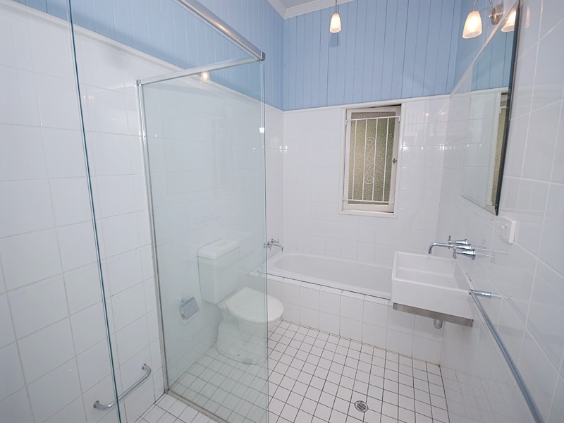 32  Douglas Street, Yeronga QLD 4104