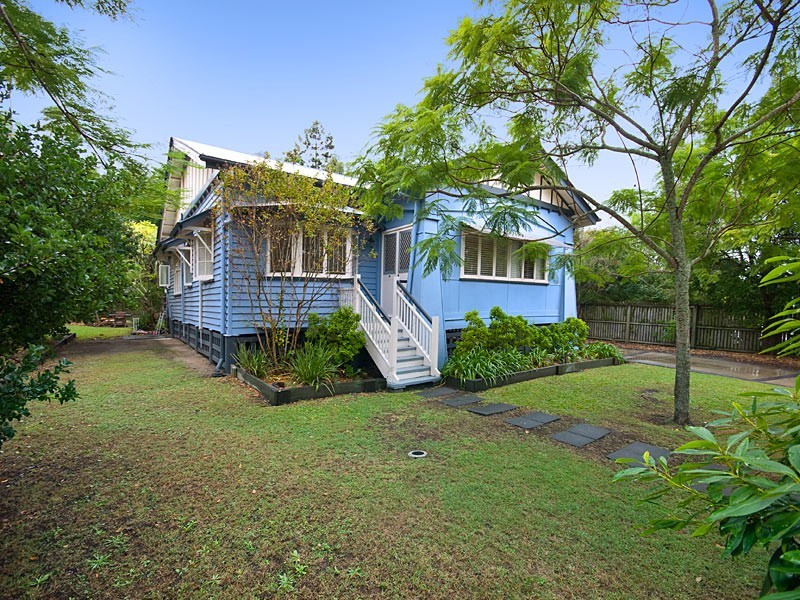 32  Douglas Street, Yeronga QLD 4104