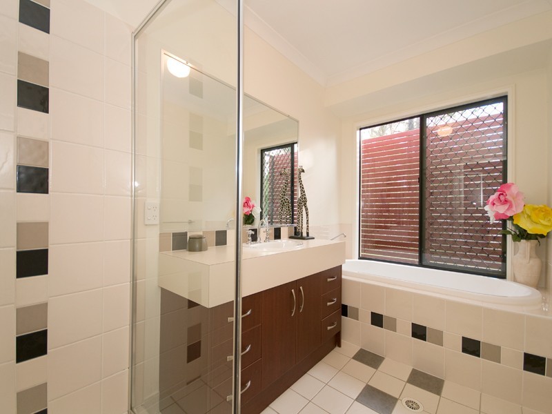 72 Bowhill Road, Willawong QLD 4110