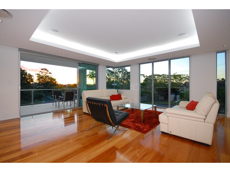 11 Crucis Street, Coorparoo QLD 4151