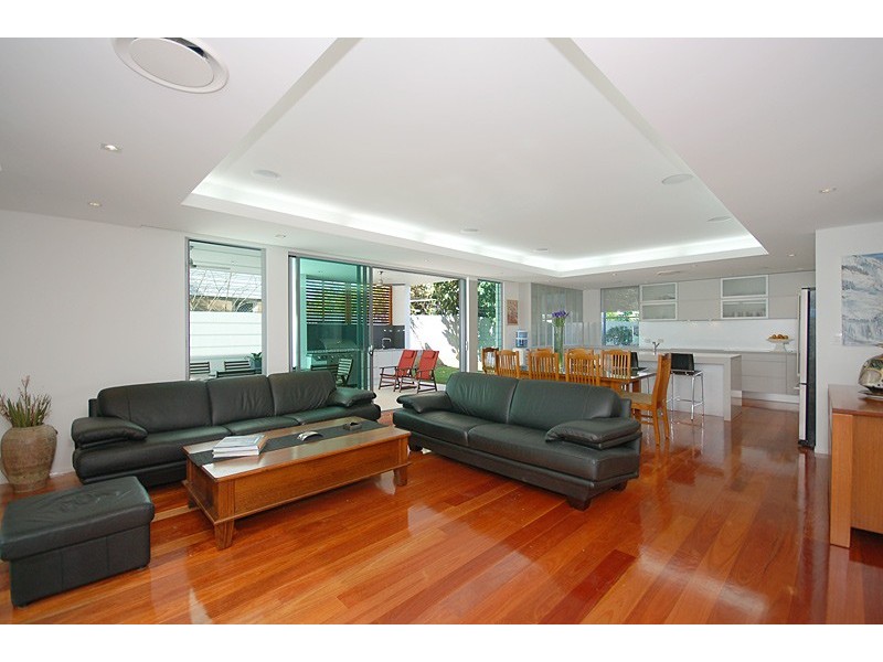 11 Crucis Street, Coorparoo QLD 4151