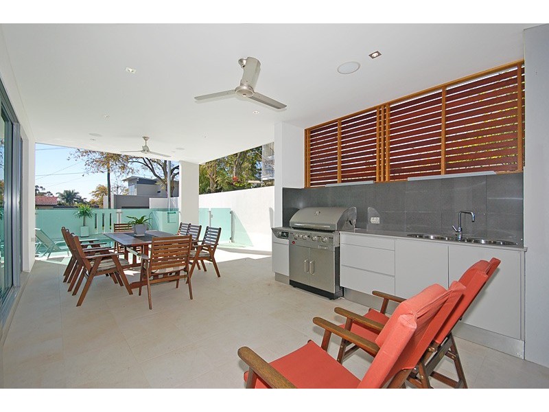 11 Crucis Street, Coorparoo QLD 4151