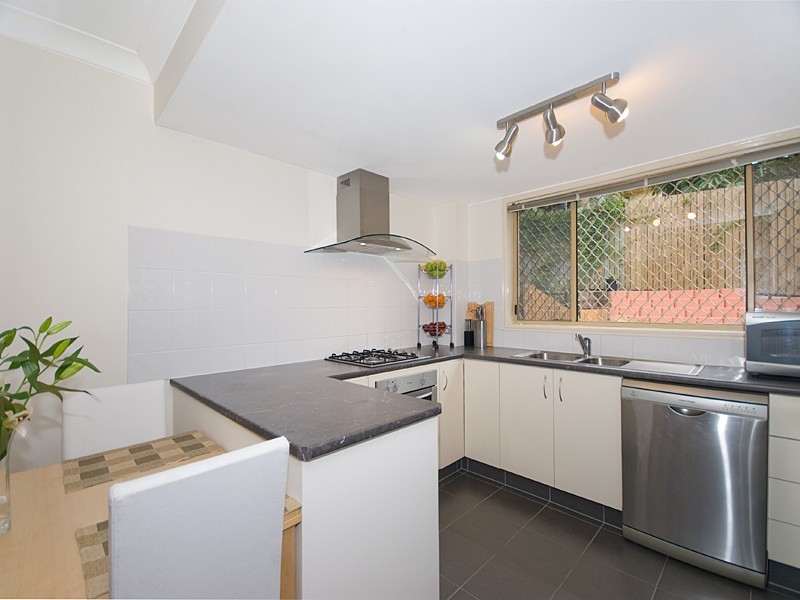 142/3  Bass Street, Woodridge QLD 4114