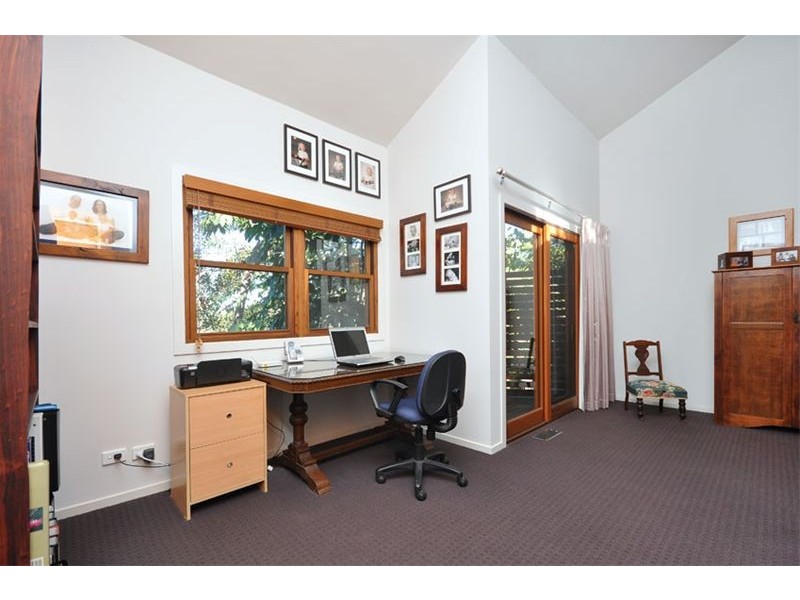 25  Flynn Street, Holland Park West QLD 4121