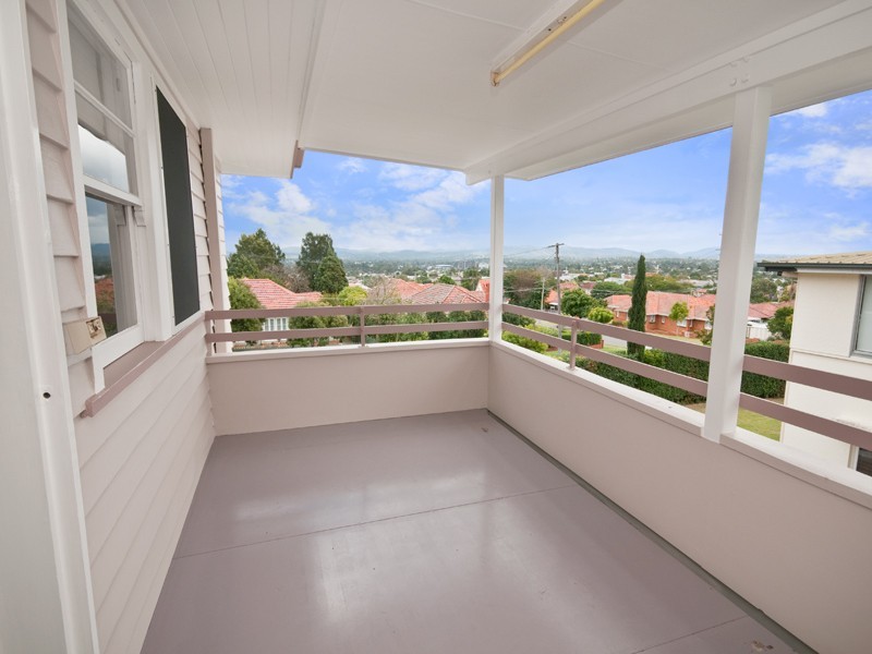 8 Medina Street, Moorooka QLD 4105