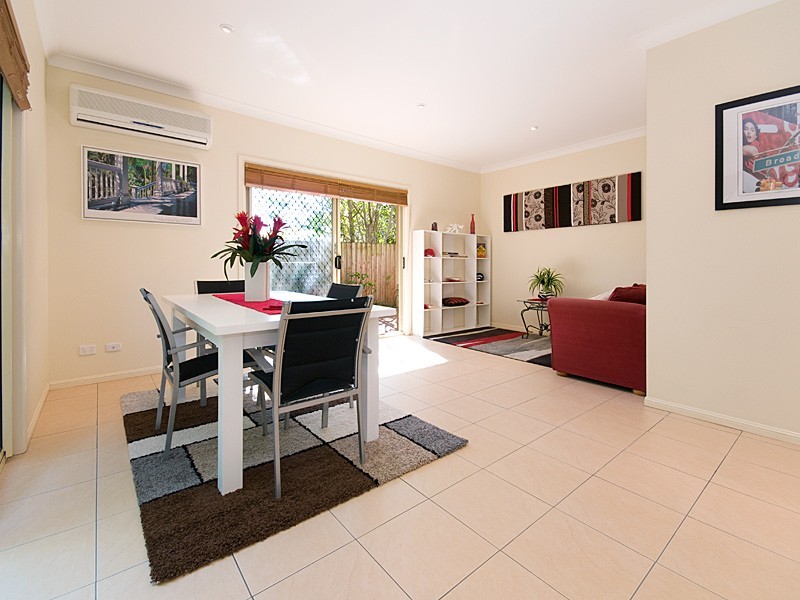 4/235 Ekibin Road East, Tarragindi QLD 4121