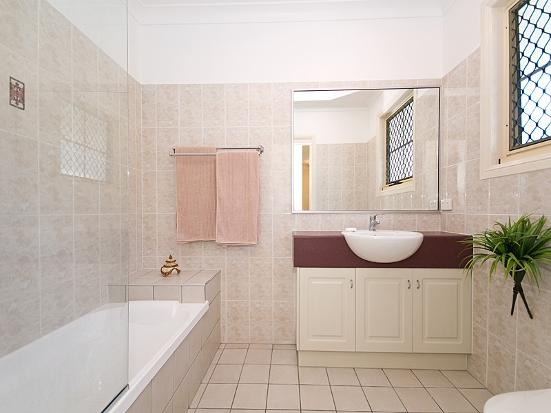 4/235 Ekibin Road East, Tarragindi QLD 4121