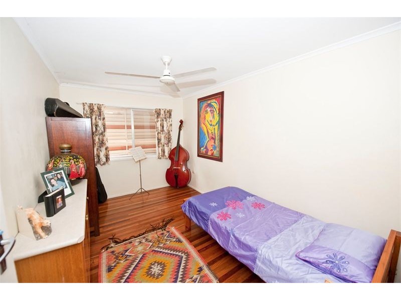 15 Grounds Street, Yeronga QLD 4104