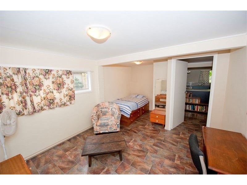 15 Grounds Street, Yeronga QLD 4104