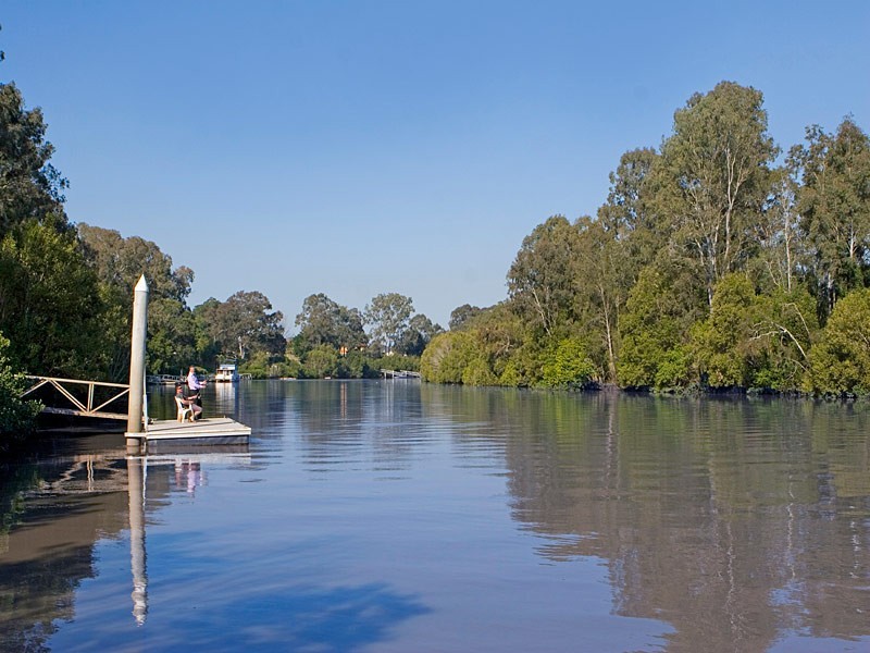 15  Loffs Road, Loganholme QLD 4129