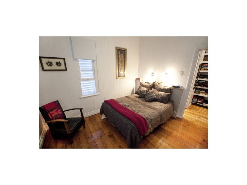 19 Lamington Terrace, Dutton Park QLD 4102