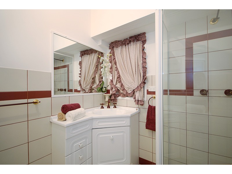 13 Dalton Street, Yeronga QLD 4104