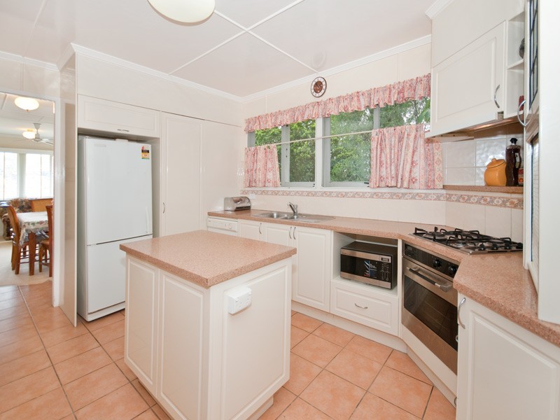4 Brendon Street, Tarragindi QLD 4121