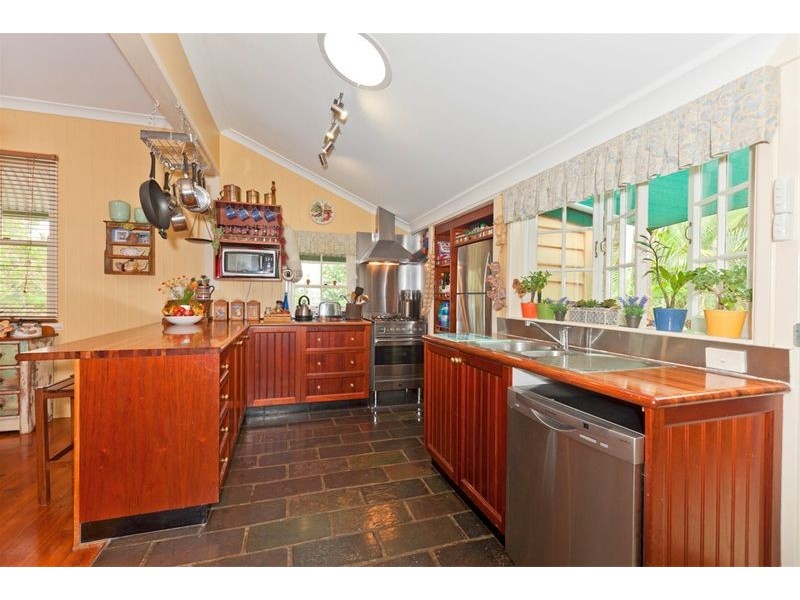 46 Abbotsleigh Street, Holland Park QLD 4121