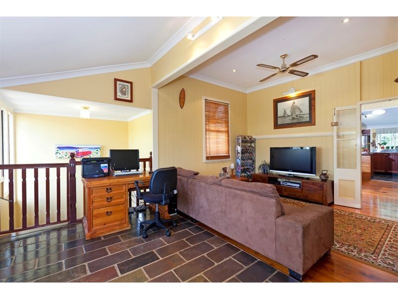 46 Abbotsleigh Street, Holland Park QLD 4121