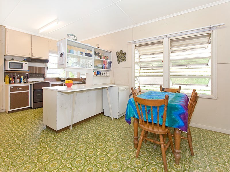 42 Kenmore Road, Kenmore QLD 4069