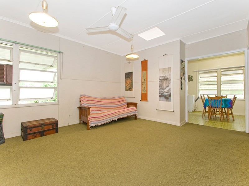 42 Kenmore Road, Kenmore QLD 4069