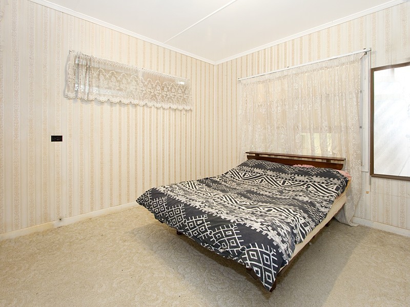 42 Kenmore Road, Kenmore QLD 4069