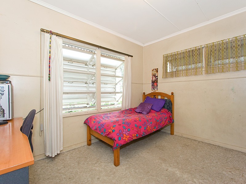 42 Kenmore Road, Kenmore QLD 4069