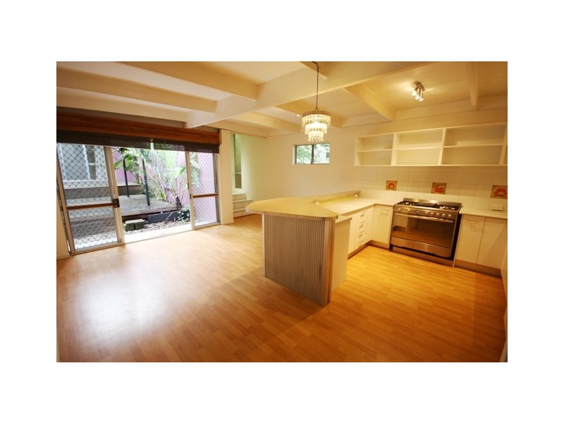 27 Regent Street, Woolloongabba QLD 4102