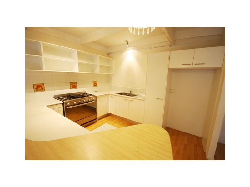 27 Regent Street, Woolloongabba QLD 4102