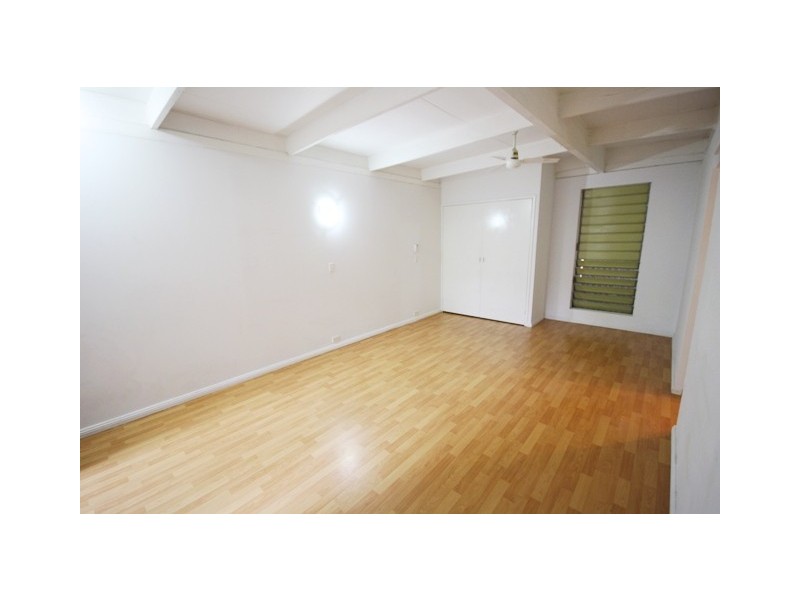 27 Regent Street, Woolloongabba QLD 4102