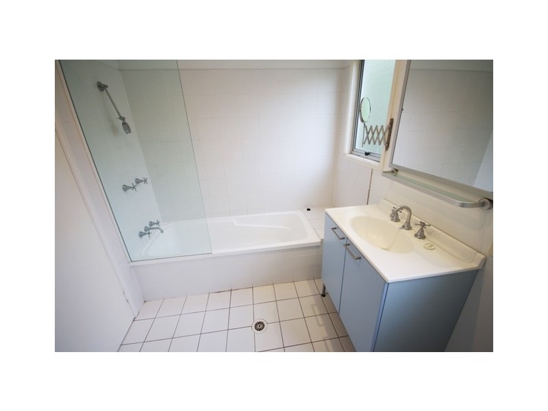 27 Regent Street, Woolloongabba QLD 4102