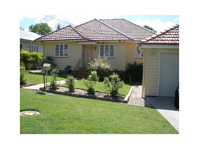 23 Weal Ave, Tarragindi QLD 4121