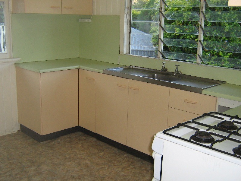 16 YOUNG STREET, Annerley QLD 4103