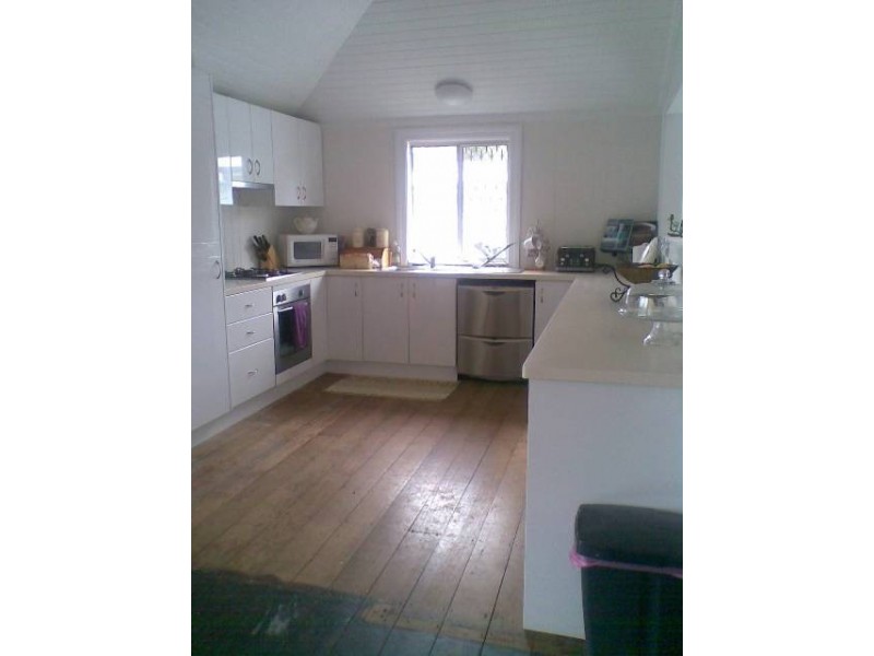 13 Archibald Street, Fairfield QLD 4103