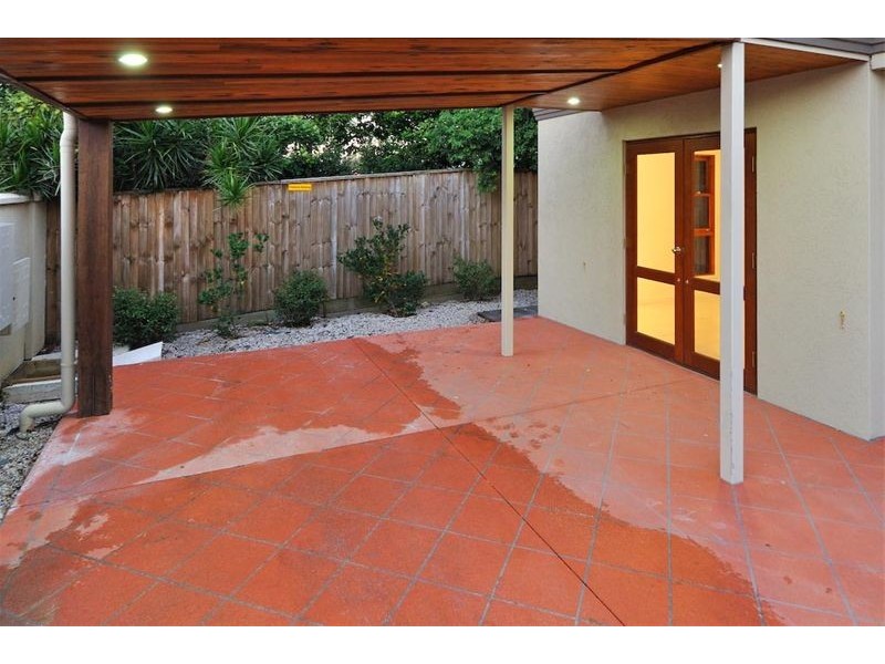 2/11 WALLACE STREET, Moorooka QLD 4105