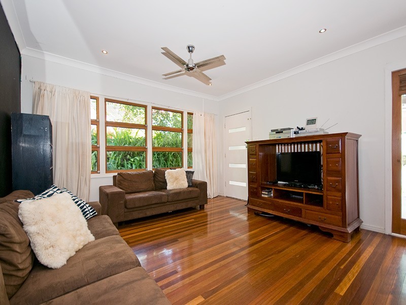 17 Playfair Street, Tarragindi QLD 4121