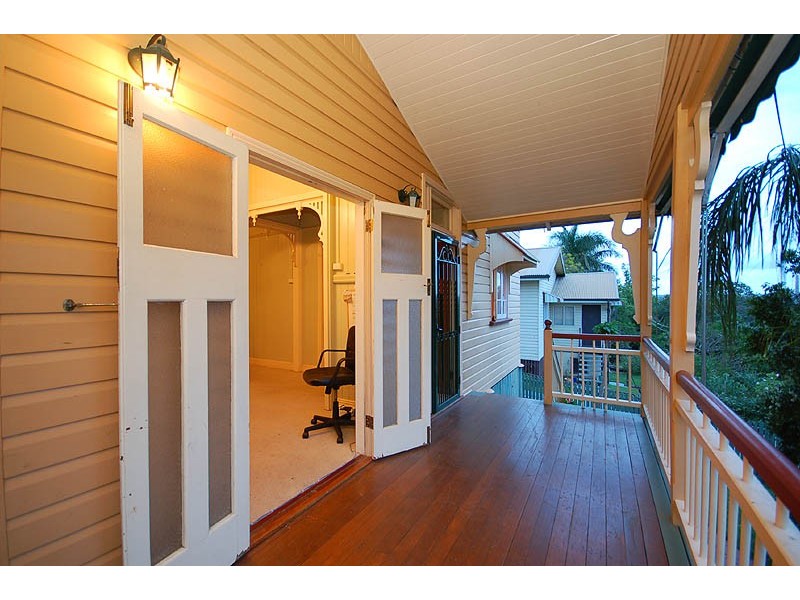 26  Rosecliffe Street, Highgate Hill QLD 4101