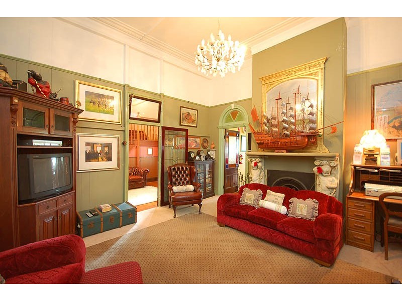 35 Brighton Road, Highgate Hill QLD 4101