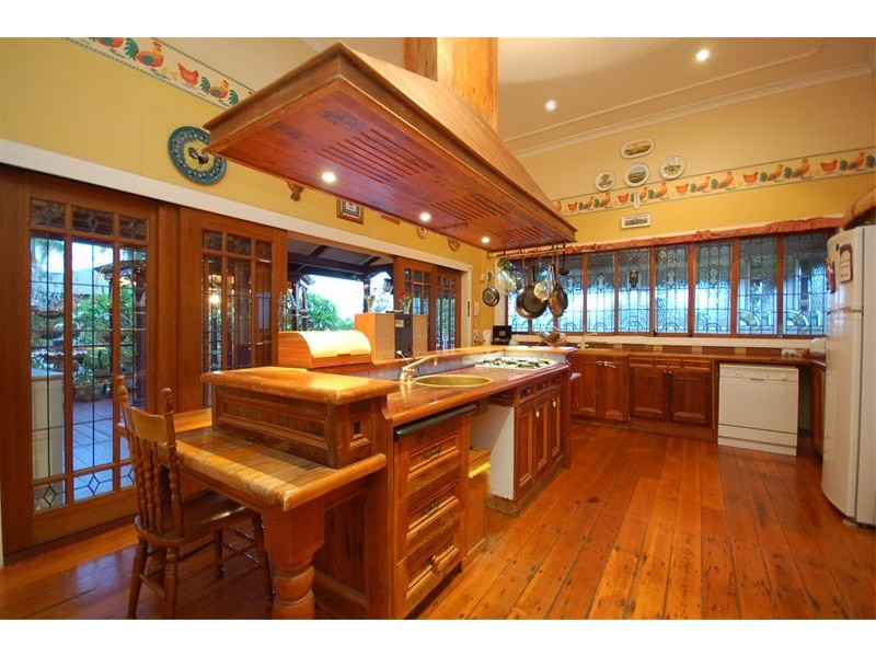 35 Brighton Road, Highgate Hill QLD 4101